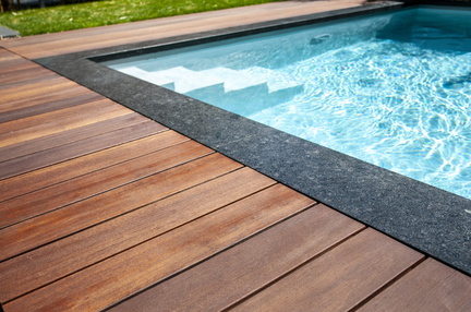 JAF basen taras elewacja bangkirai modrzew syberyjski (4)